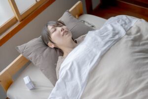 レム睡眠とノンレム睡眠の違いは？寝つきを改善するためのヒント