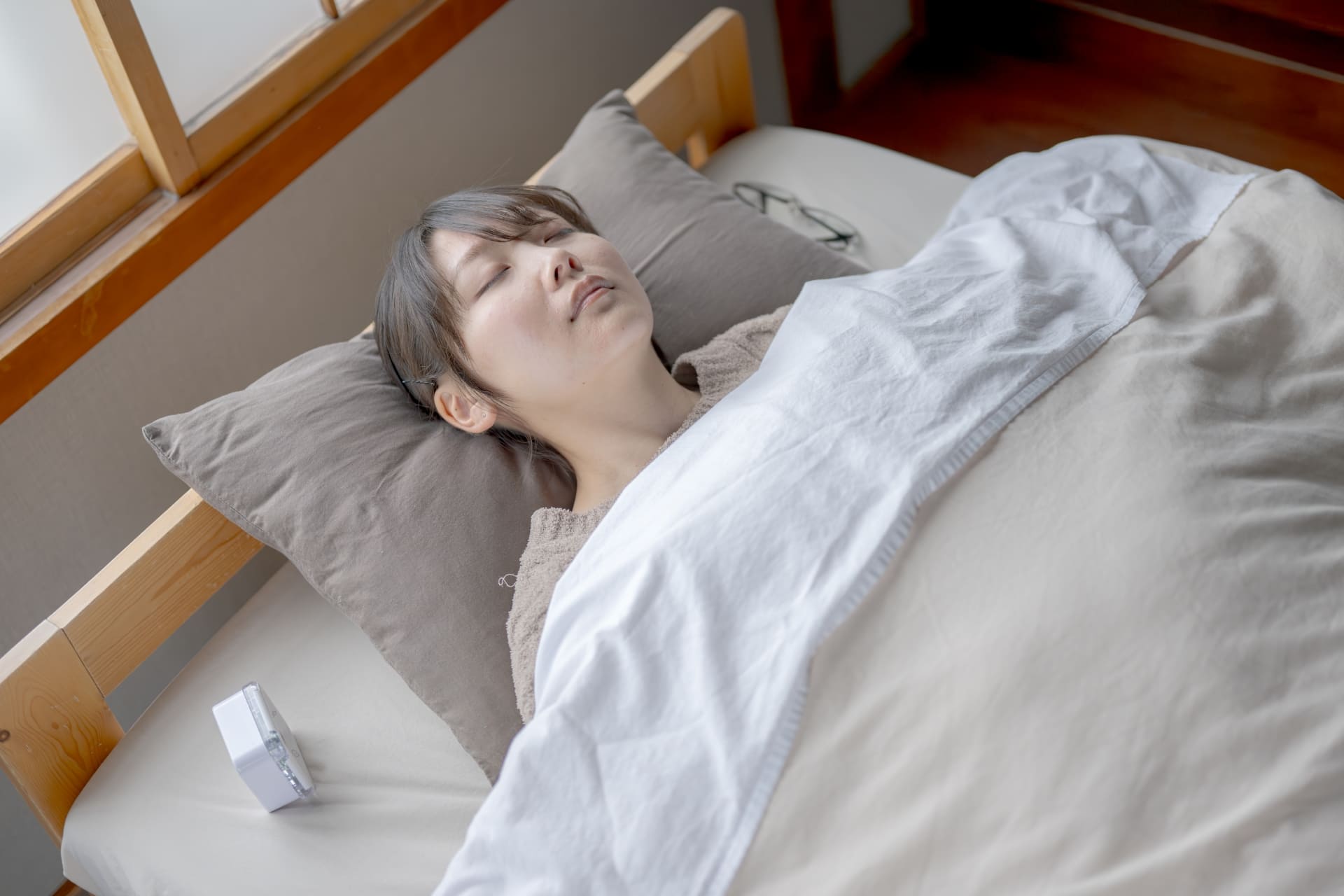 レム睡眠とノンレム睡眠の違いは？寝つきを改善するためのヒント